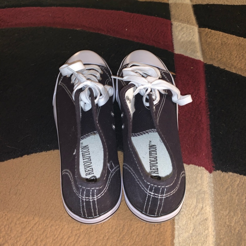 BRAND NEW NEVER WORN unisex OT Revolution Shoes - Picture 3 of 5